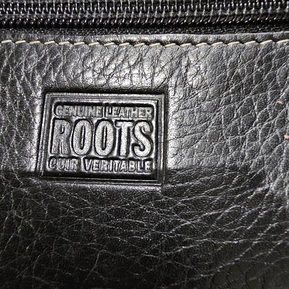Roots BEAUTIFUL Genuine Leather Wallet - Picture 3 of 10